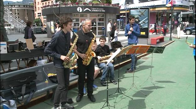 La música del Sax Fest 2014 ha sortit avui al carrer, concretamen