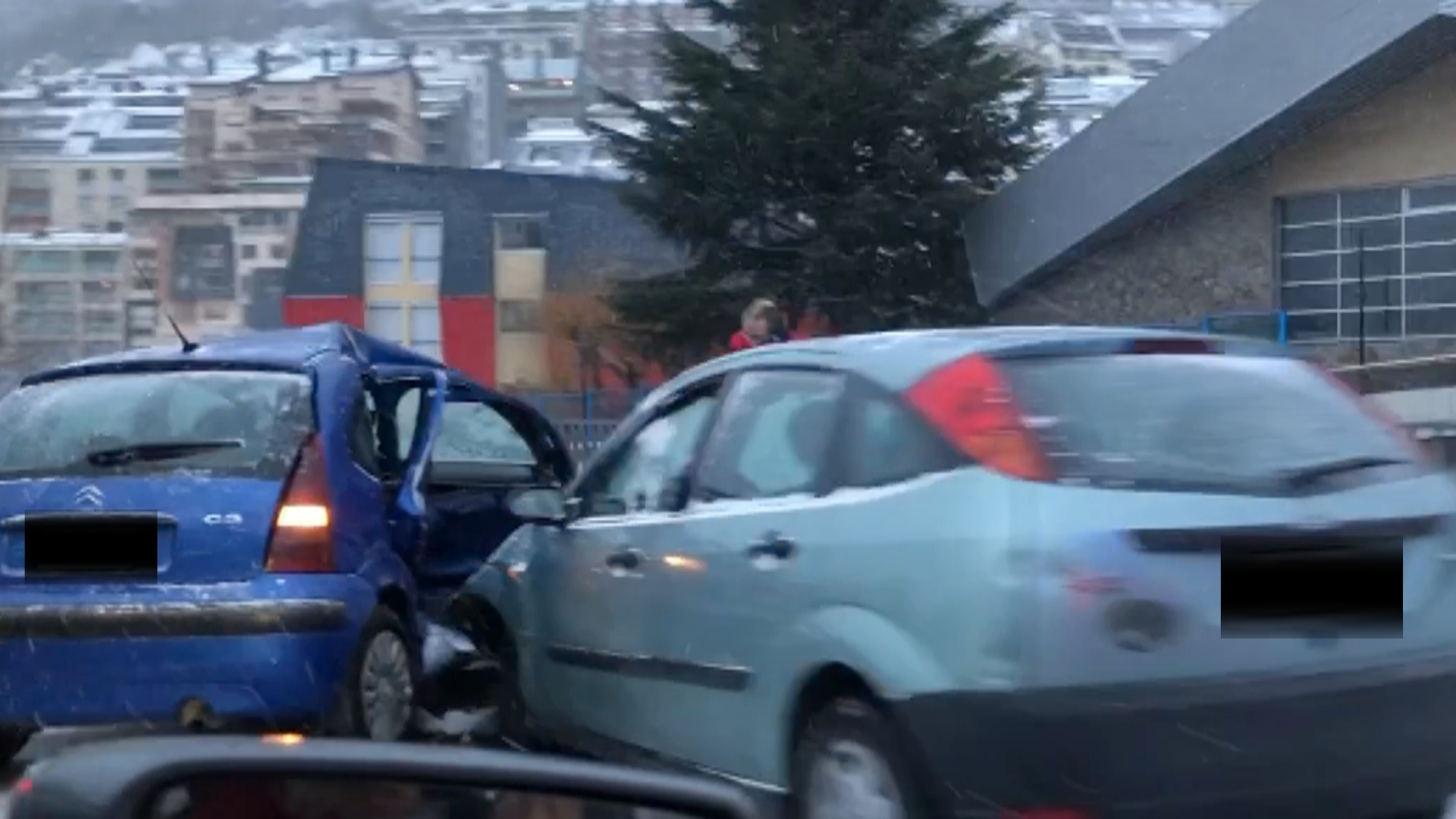 Segons ha explicat la Policia, un turisme Citroën C3 amb mat