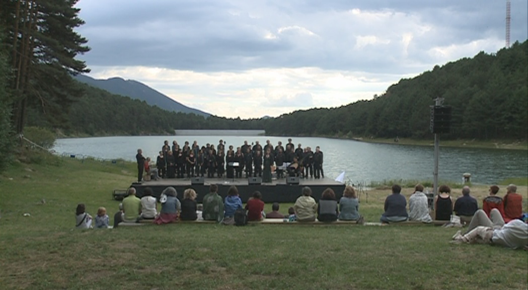 El llac d'Engolasters fa ressonar els cants del FEMAP
