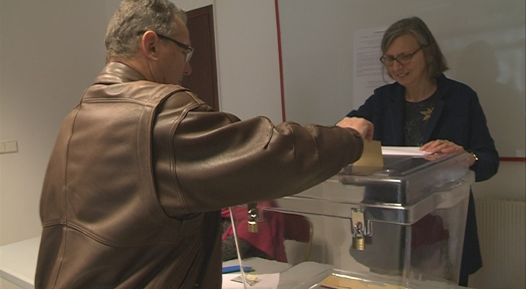 Els residents francesos tornen a tenir una cita amb les urnes aqu