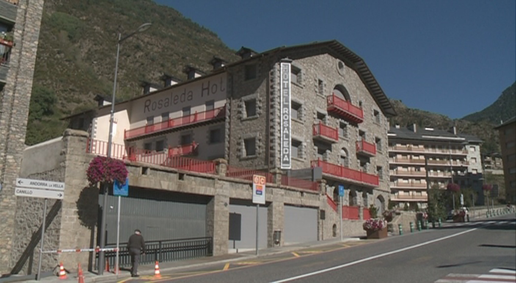 El Govern estudia traslladar els serveis de Cultura a l'hotel Rosaleda