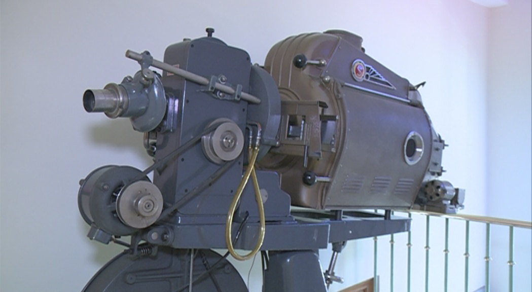 El CAEE conserva un dels projectors de l'antic cinema Valira, una de les primeres sales del país