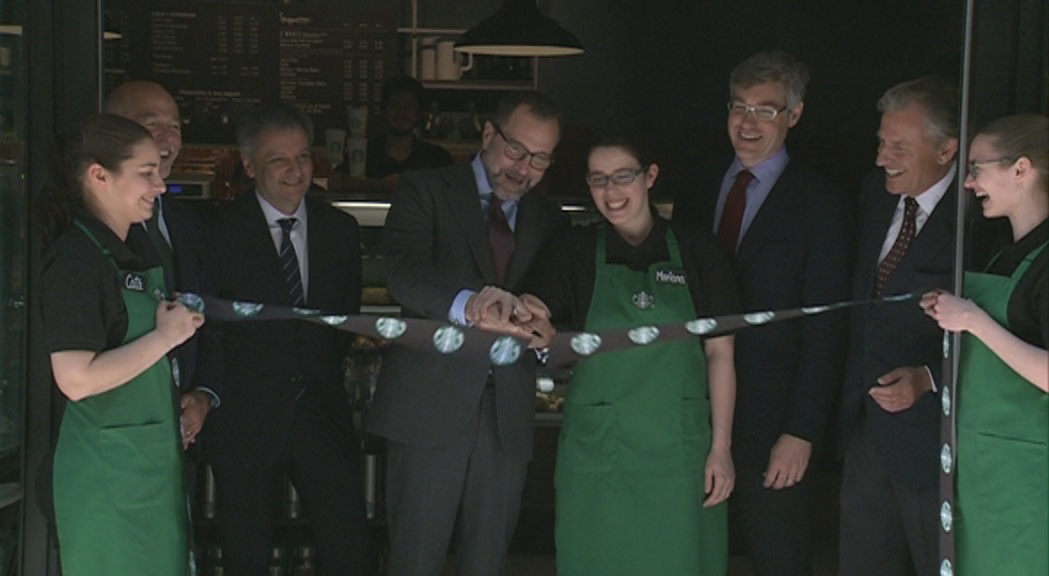 Starbucks obre portes a Andorra amb la presència de l'ambaixador dels EUA