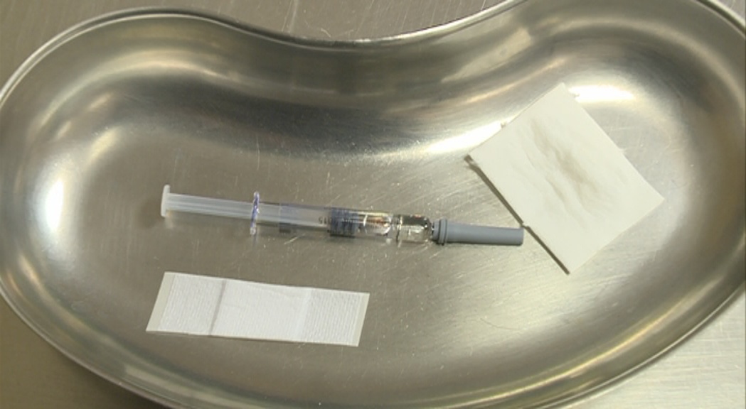 La vacuna contra la meningitis B esdevé obligatòria i les farmàcies tenen llista d'espera