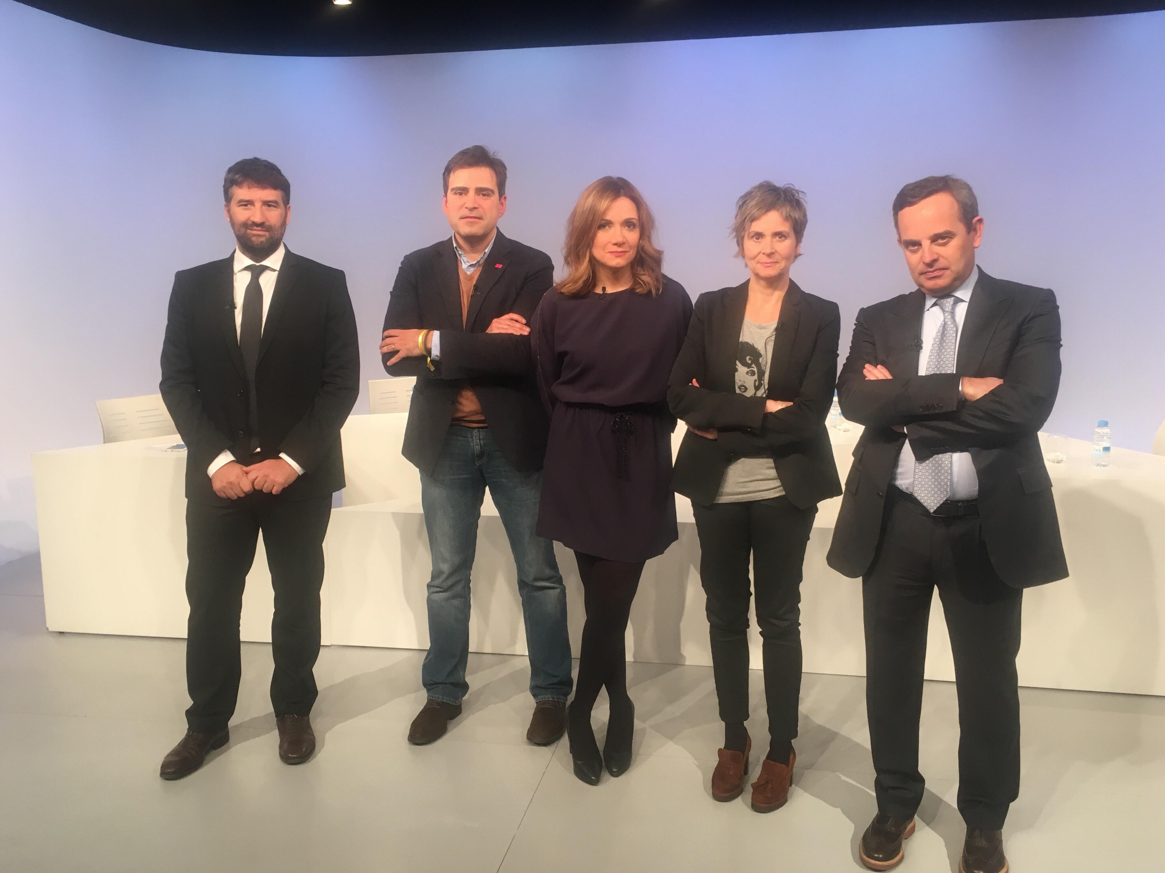 Taula rodona d'actualitat política, amb Esteve Vidal, David Pérez, Susanna Vela i Valentí Martí