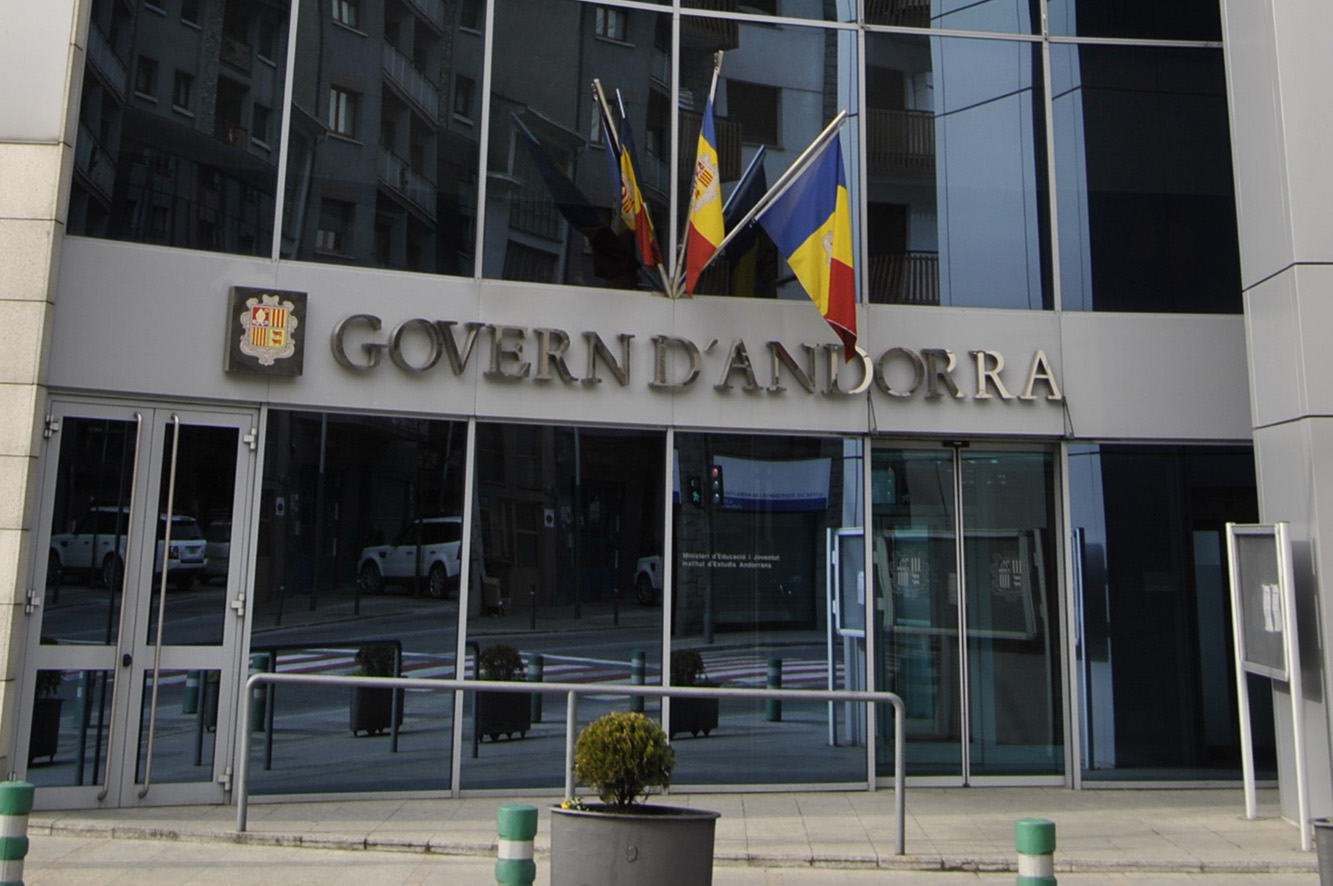 Truquem al ministeri d'Educació d'Andorra