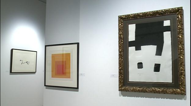 La sala d'exposicions del Govern reuneix obres de Picasso, Miró i Warhol