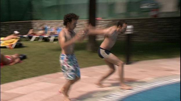 Estrena endarrerida de la temporada d'estiu a la piscina exterior dels Serradells
