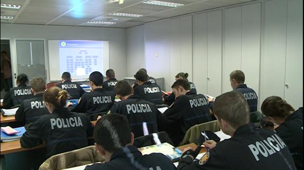 El Govern aprova la incorporació de cinc alumnes agents de policia