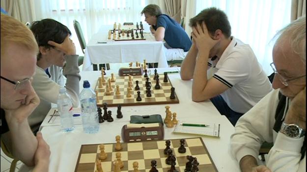 Sis jugadors aspiren a guanyar l'Open Internacional d'Escacs