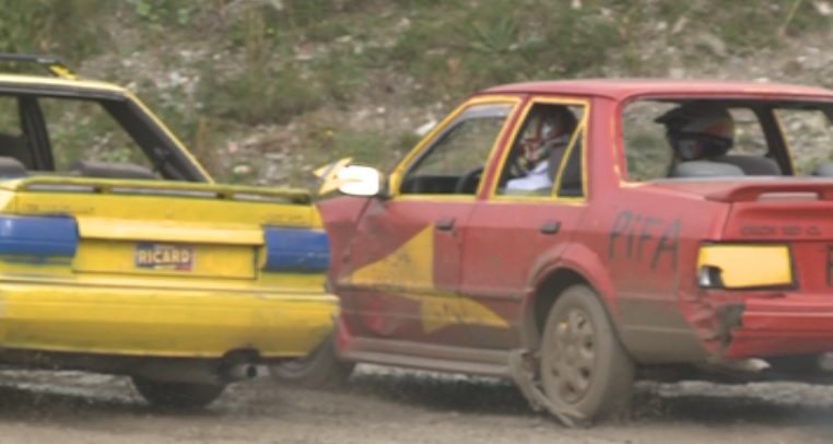 Un Crash Car amb el fang com a al·licient torna a aplegar una multitud a Grau Roig