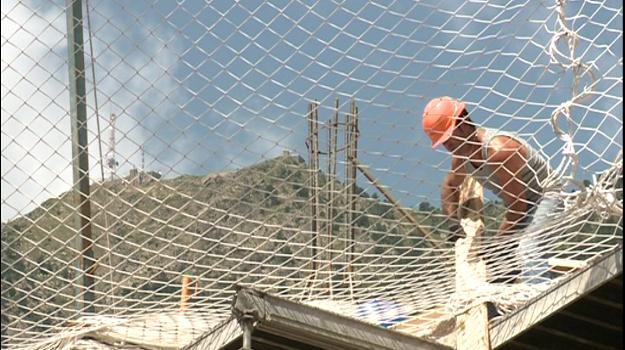 Els prop de tres mil treballadors de la construcció tornen a la feina
