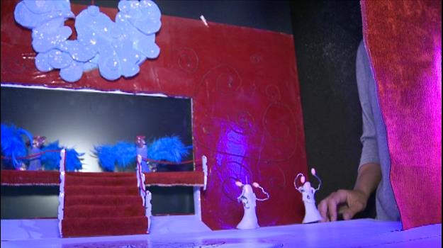 El jove cineasta Daniel Arellano recupera el circ en miniatura per a l'espectacle "Clown Palace"