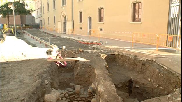 Unes obres de remodelació deixen al descobert restes arqueològiques a la Seu d'Urgell