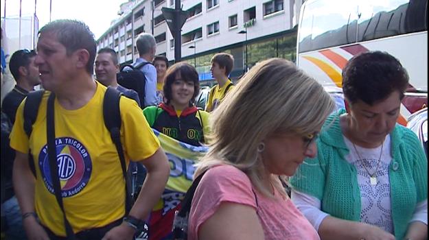 L'autocar de la Penya Tricolor desplaça una trentena de seguidors