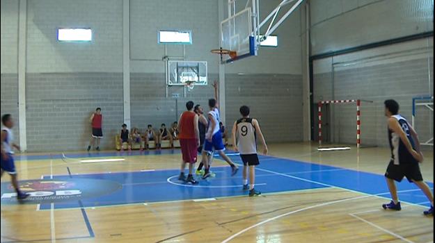 Next Level i Las Molonas, guanyadors de la competició de bàsquet 3x3