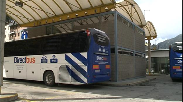 Els bitllets internacionals d'autobús podrien apujar-se 2 euros per finançar l'estació nacional