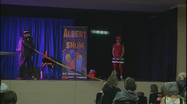 L'Albert Show porta música, màgia i ball als nens de Canillo