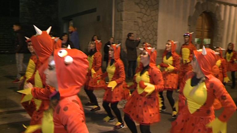 La Rua de Carnaval omple els carrers de Sant Julià de Lòria