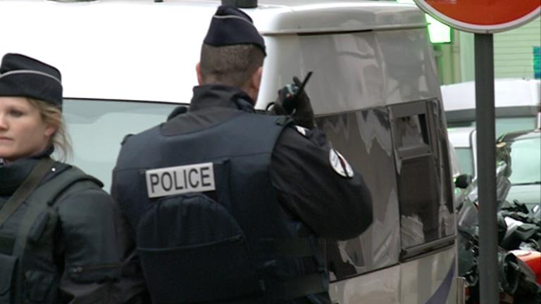 Les fronteres franceses es reforcen amb l'augment de controls policials