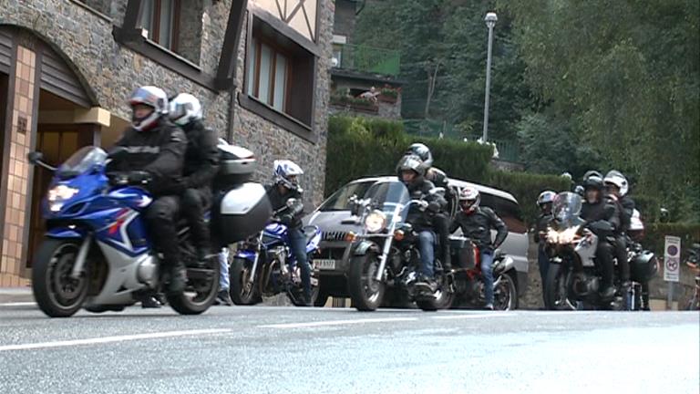 Gairebé 500 motoristes participen en la 14a trobada del Moto Club Andorra