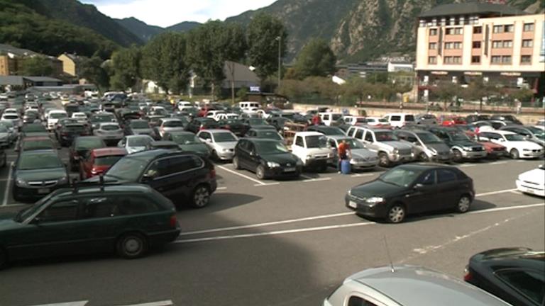 La Fira d'Andorra la Vella redueix les places de l'aparcament del Parc Central