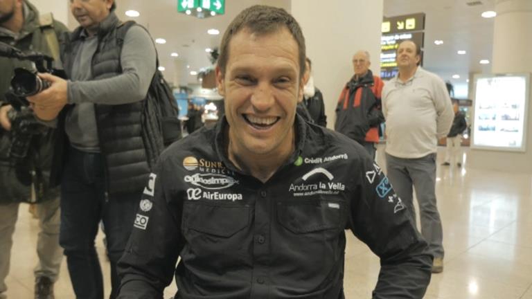 Llovera arriba a Barcelona amb el tercer Dakar consecutiu a la butxaca