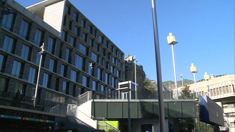 El Govern avança 86.000 euros per a la plataforma de la plaça del Poble al Consell General