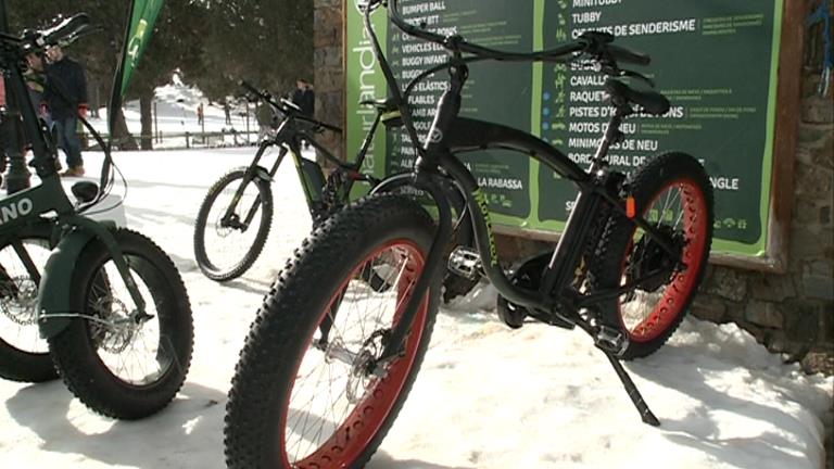 El ciclisme sobre la neu arriba a Andorra amb les 'Fat Bikes'