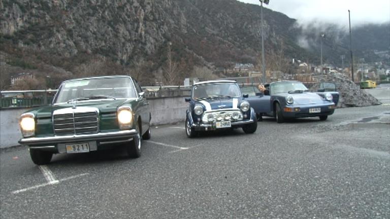26 vehicles clàssics participen en la darrera sortida d'hivern a Tarragona