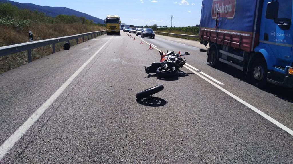 Un motorista andorrà de 21 anys mor en un xoc frontal contra un conductor drogat a Castelló