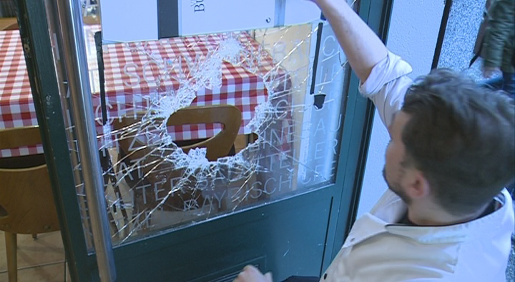 Uns desconeguts trenquen l'entrada d'un restaurant alemany d'Andorra la Vella