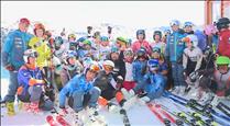 Els ambaixadors de les finals mostren el camí als joves dels esquí clubs