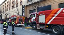 Ensurt per un avís d'incendi a l'edifici del Bingo de Prat de la Creu