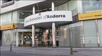 Banc Sabadell d'Andorra anuncia que repartirà sis euros per acció en dividends mentre negocia la venda a MoraBanc