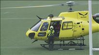 Els bombers rescaten amb helicòpter una dona accidentada als Estanys Forcats 