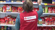 La botiga solidària de la Creu Roja ha atès quasi 500 famílies durant el 2021 i ara en té una cinquantena d'actives 