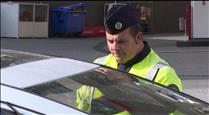 Campanya de la policia per controlar la ITV, la targeta de transport, l'ús del cinturó i el mòbil al volant 