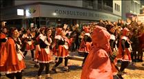 Una desena de comparses i carrosses a la desfilada de Sant Julià de Lòria