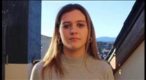 Dues estudiants apleguen ciutadans de la Seu d'Urgell en un vídeo contra la violència sexual i masclista