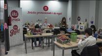 L'empresa inclusiva Isi Serveis fa els darrers retocs dels productes que vendran a la Fira d'Andorra la Vella 