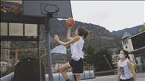 "Encistella els estereotips", lema de la tercera campanya de la Federació de Bàsquet per impulsar el bàsquet femení 