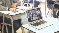 Reportatge: les escoles conviuen amb l'ensenyament telemàtic i guanyen experiència
