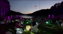 L'espectacle de llums al llac d'Engolasters reuneix prop de 300 persones