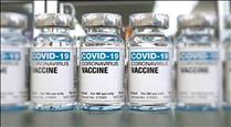 Europa atura les vacunacions amb Oxford-AstraZeneca a l'espera del dictamen de l'EMA