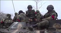 L'exèrcit ucraïnès resisteix als atacs de les tropes russes, que avancen cap al centre de la capital