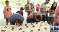 Èxit de participació en el concurs de menjar flams de Santa Coloma
