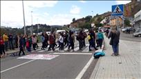 Una trentena de manifestants talla menys d'una hora la N-260 a la Seu d'Urgell
