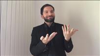 L'intèrpret de llengua de signes David Jiménez demana potenciar més la seva feina i estendre-la a tots els àmbits