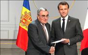 L'ambaixador espanyol lliura les credencials al copríncep francès, Emmanuel Macron